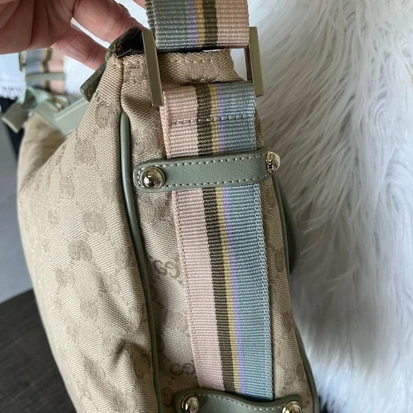 Gucci Beige and Olive Shoulder Bag - Picture 5 of 16